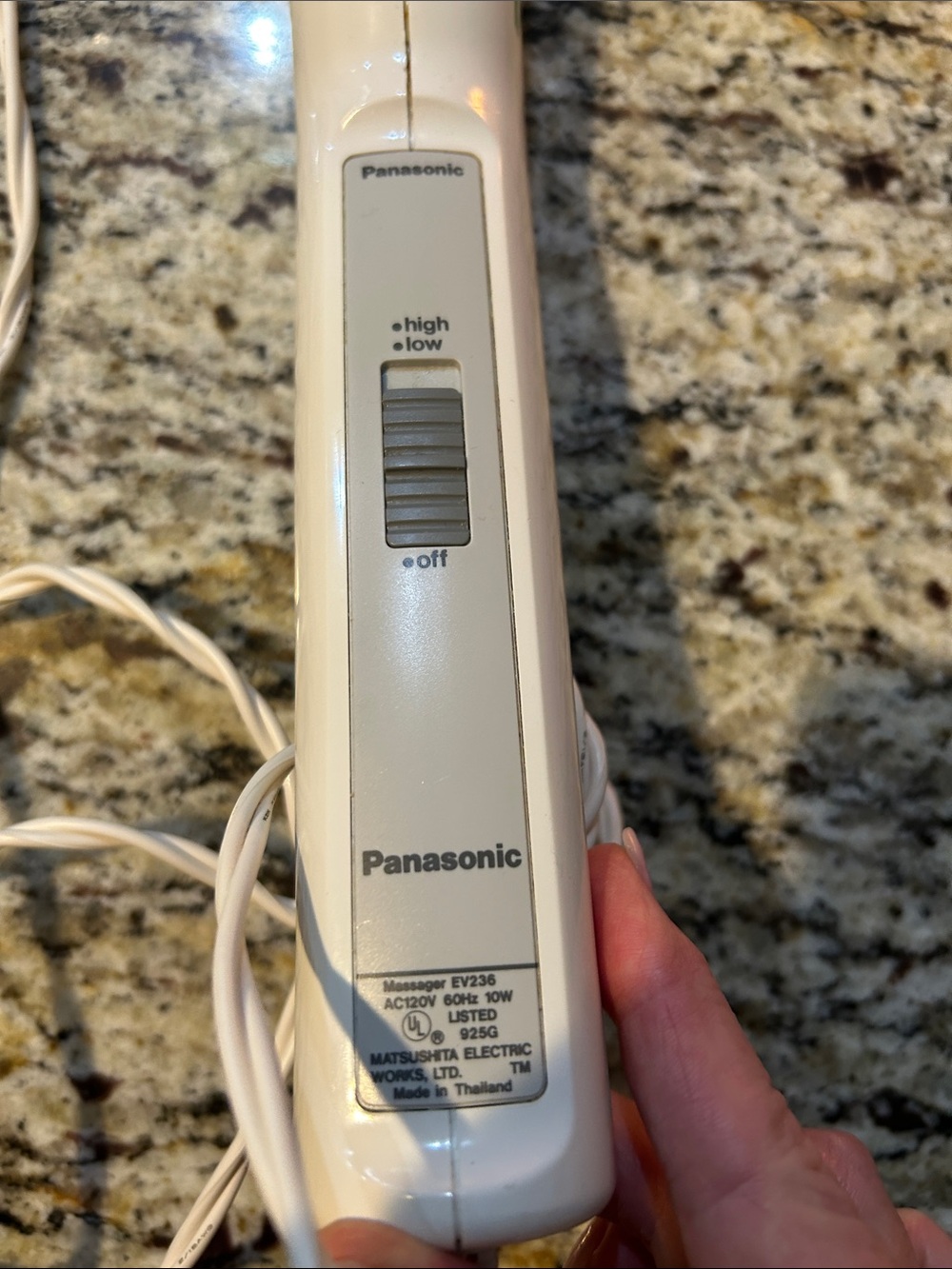 Panasonic Reach Easy Handheld Massager in White and Gray - Picture 4 of 8